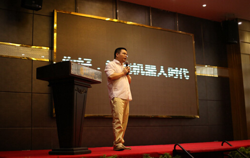 少兒編程教育機器人亮相 引領智能機器人時代
