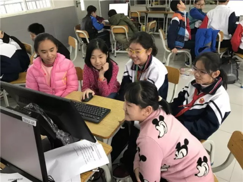 “發現杯”中國青少年編程挑戰活動廣州賽區，近500名編程小達人競技