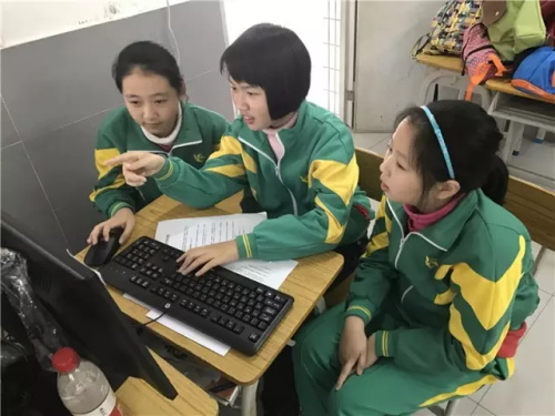 “發現杯”中國青少年編程挑戰活動廣州賽區，近500名編程小達人競技