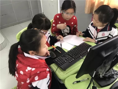 “發現杯”中國青少年編程挑戰活動廣州賽區，近500名編程小達人競技