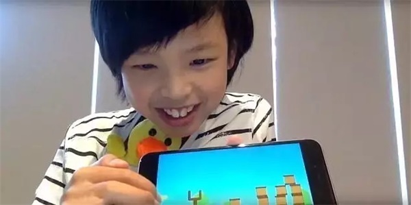 蘋果發(fā)布會最小程序員 6歲學(xué)編程 已設(shè)計5款A(yù)PP