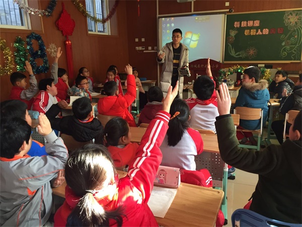 公益校園行 | 童程童美智能機器人什剎海校園講座，探索科技的魅力！
