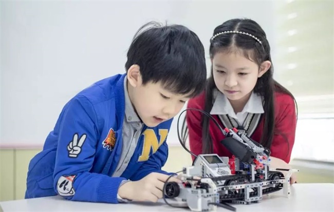 有學編程機器人的嗎？機器人教育對孩子好嗎？