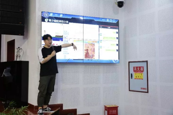 童程童美深入重慶貧困縣，捐贈百萬助力編程教育發(fā)展！