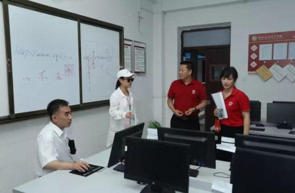 童程童美深入重慶貧困縣，捐贈百萬助力編程教育發(fā)展！