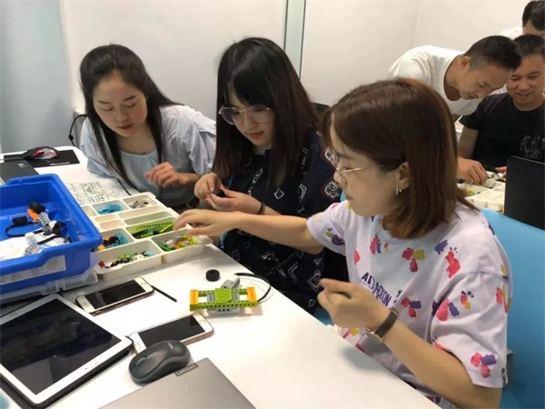 公益助學 | 童程童美發(fā)揮編程教學優(yōu)勢，推動中國教育資源均衡發(fā)展 